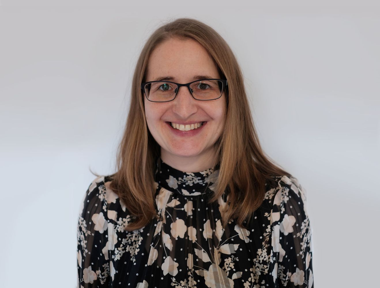 Dr Iris Hofmann